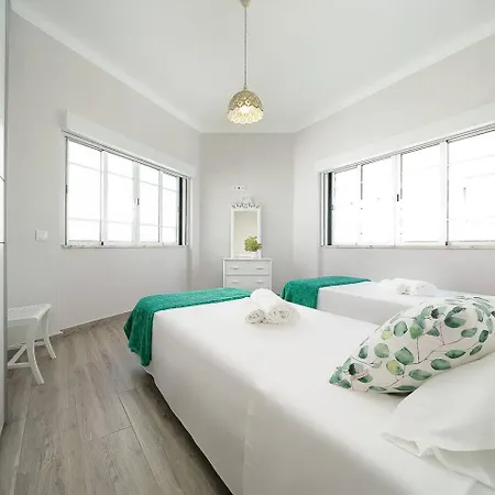 Spacious Stylish * Portimão